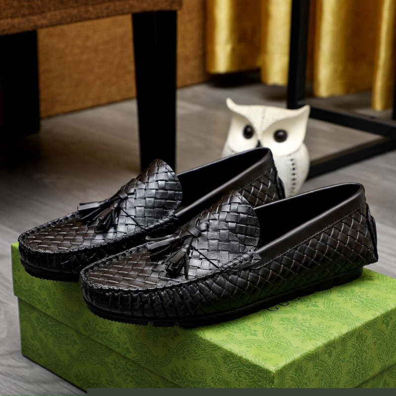 G*u*i leather shoes